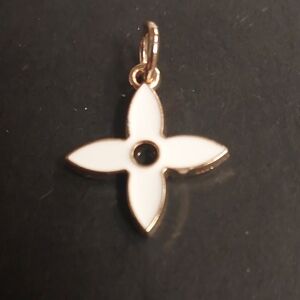 LV Elegant White and Gold Flower Charm Pendant